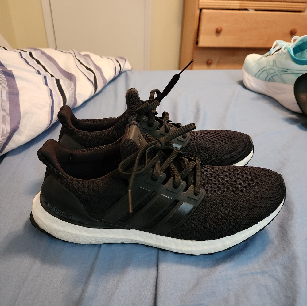 Adidas Ultra boost men's 8.5 black